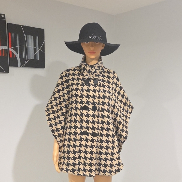 Miss Me Houndstooth Cape in Black and Cream - Picture 2 of 9